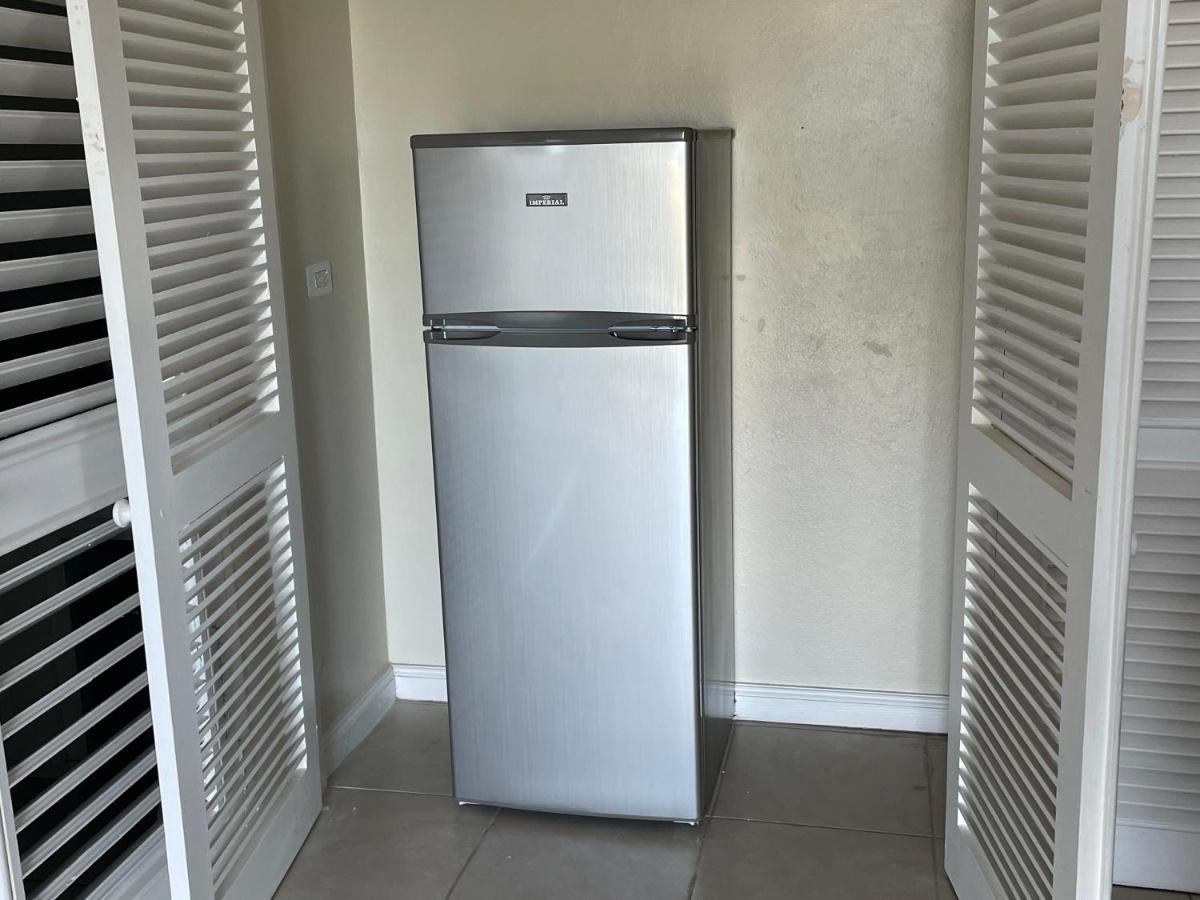 Hummingbird Retreat - Luxury Oceanview Apt, 7-Minute Walk To Beach 오쵸 리오스 외부 사진